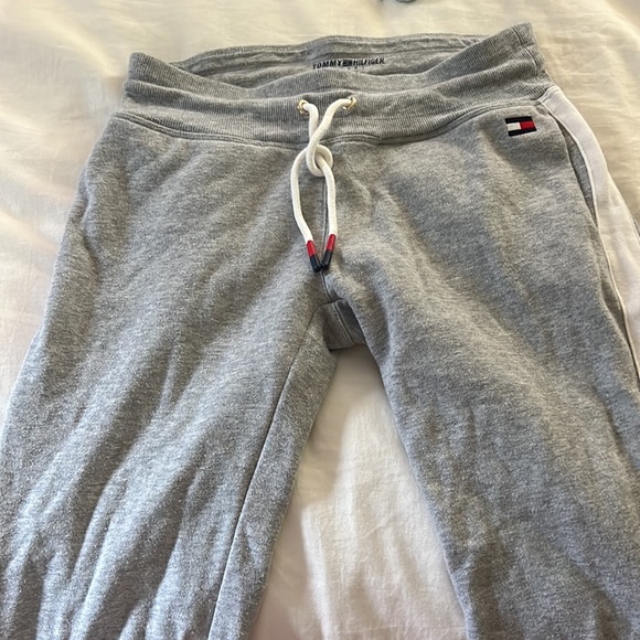 Joggers with stripe panel on the side with pockets - Picture 3 of 4